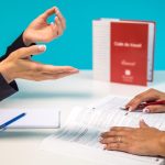 En cas de liquidation judiciaire qui règle les dettes et qui reste responsable légalement